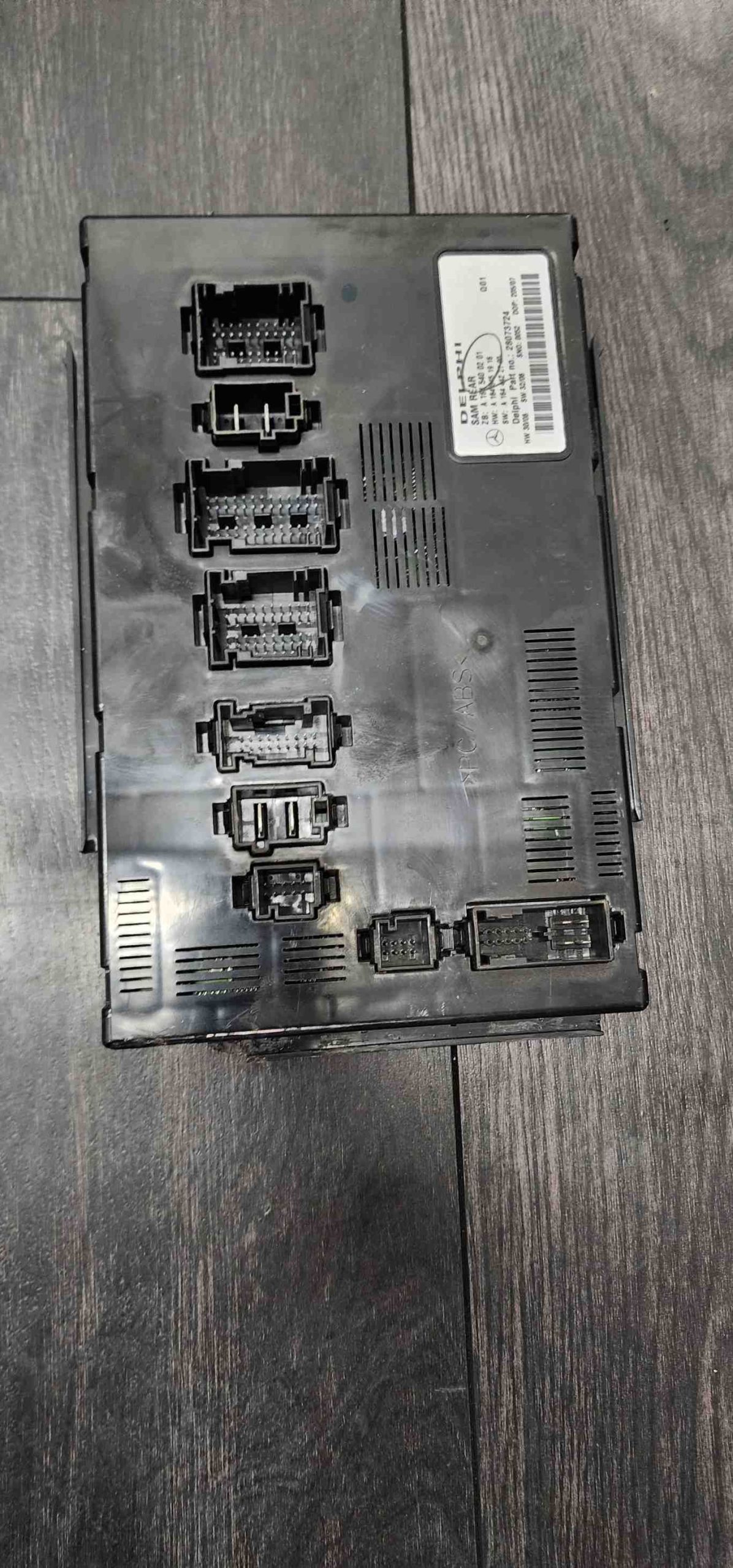 2006-2012 Mercedes Benz GL ML Class Rear Signal Acquisition Module | 1645400201