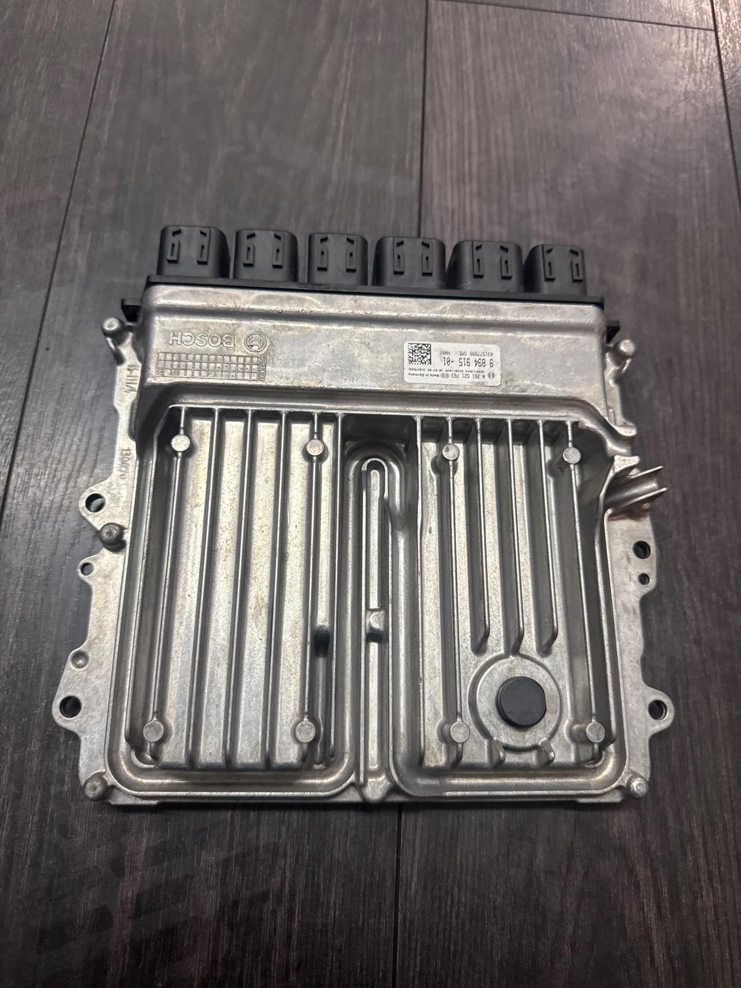 2018-2020 BMW 5 7 Series Engine Control Module | 9894915 - Image 2