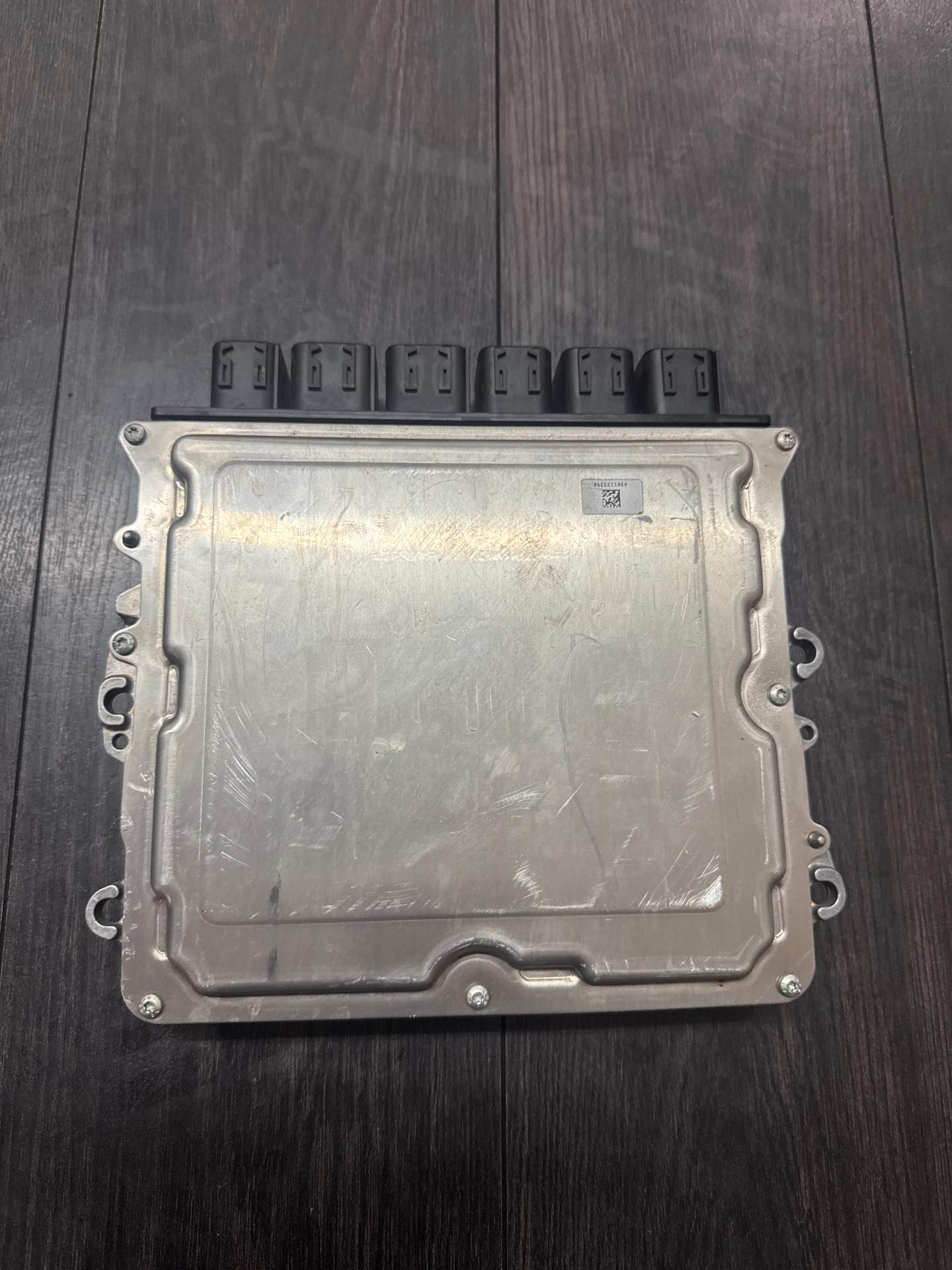 2018-2020 BMW 5 7 Series Engine Control Module | 9894915 - Image 4