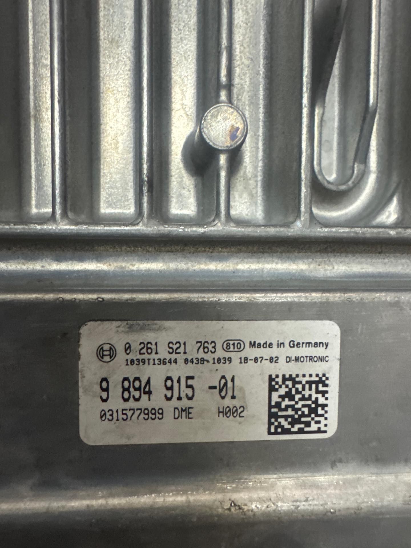 2018-2020 BMW 5 7 Series Engine Control Module | 9894915 - Image 5