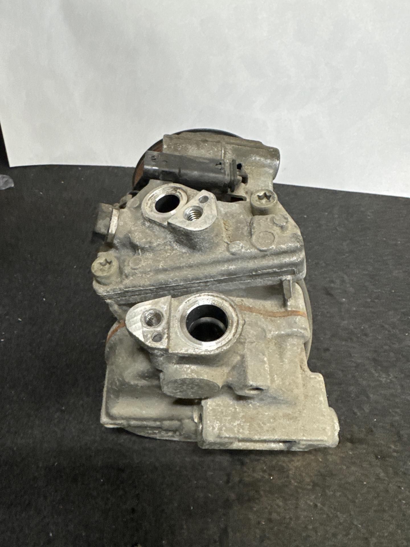 2017-2022 Mercedes Benz C E GLC Class AC Compressor | 0008304002 - Image 3