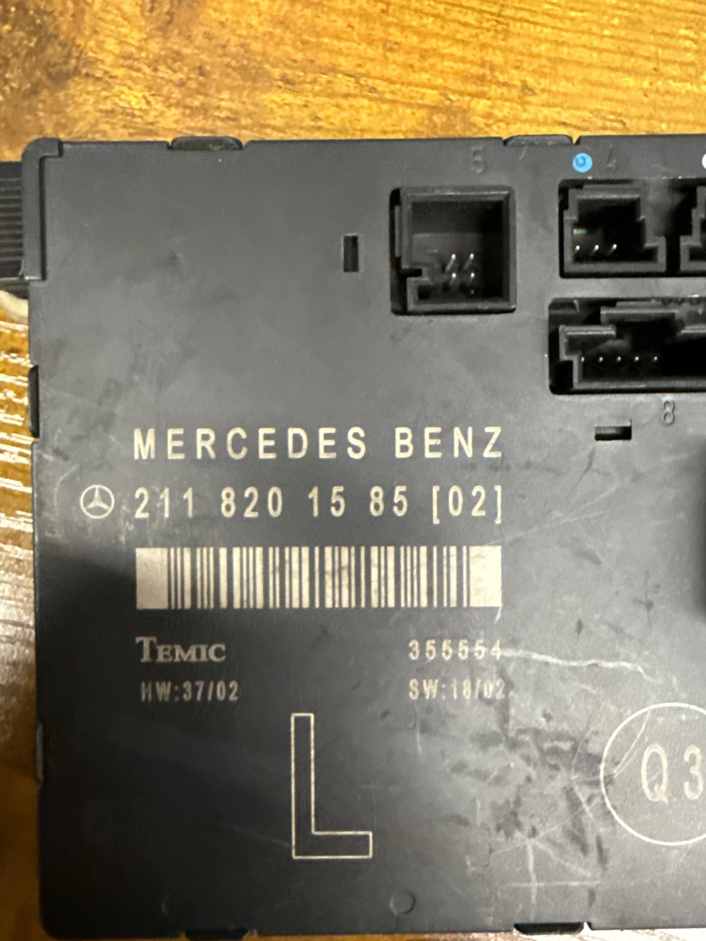 2003-2006 Mercedes Benz E Class Door Control Module | 2118201585 - Image 5