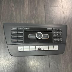 2012-2015 Mercedes Benz C Class Radio Headunit | 2049003709