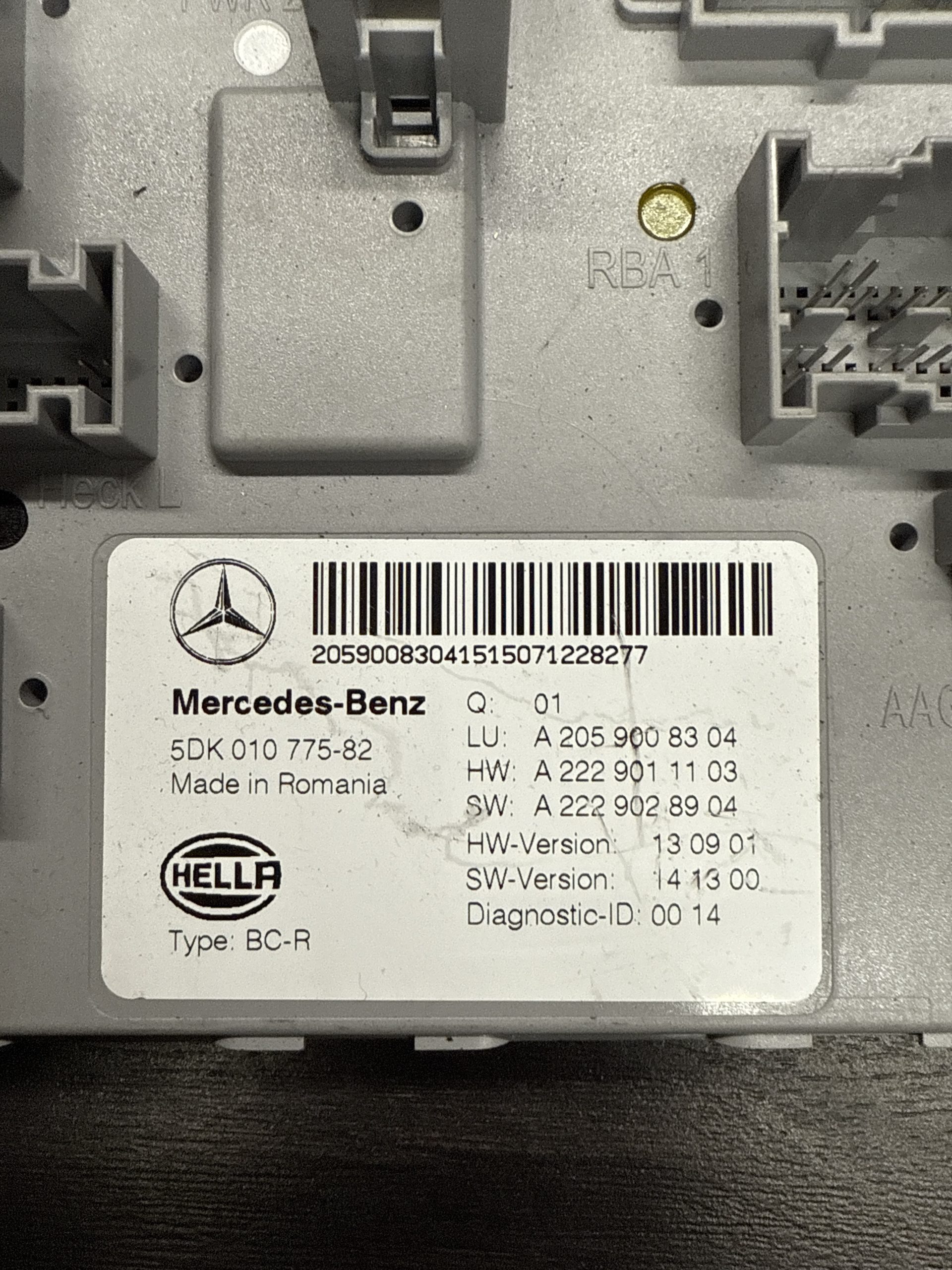 2015-2018 Mercedes Benz C Class SAM Control Module | 2059008304 - Image 3