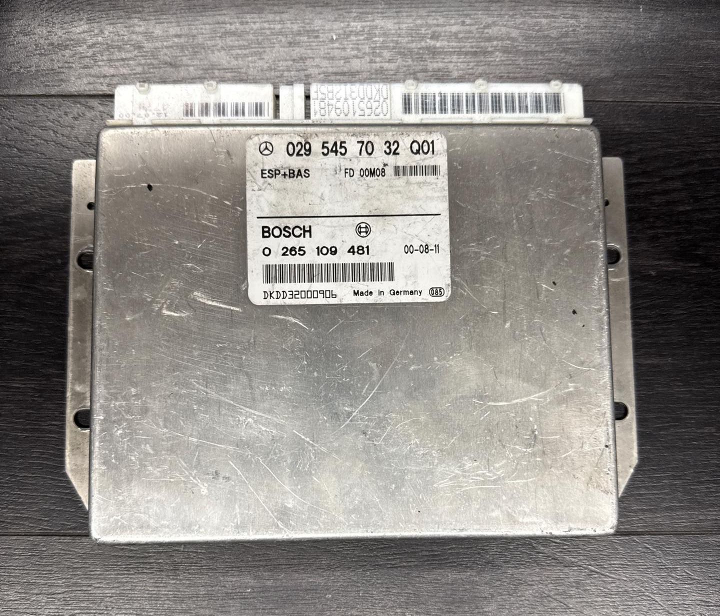 1999-2000 Mercedes Benz C Class ABS Control Module | 0295457032