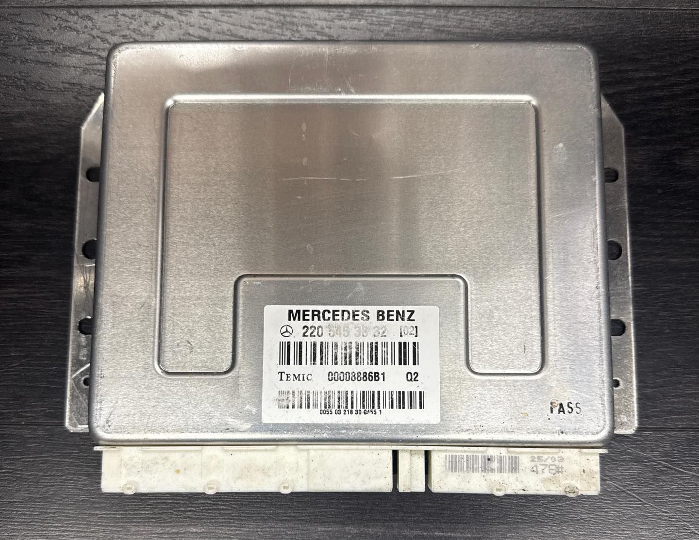 2000-2006 Mercedes Benz S Class Suspension Control Module | 2205453832