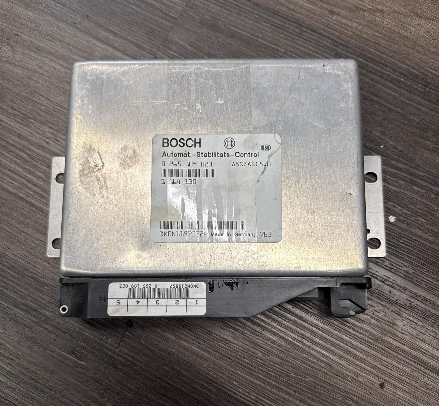 1997-1998 BMW 5 Series ABS Control Module | 34521164130