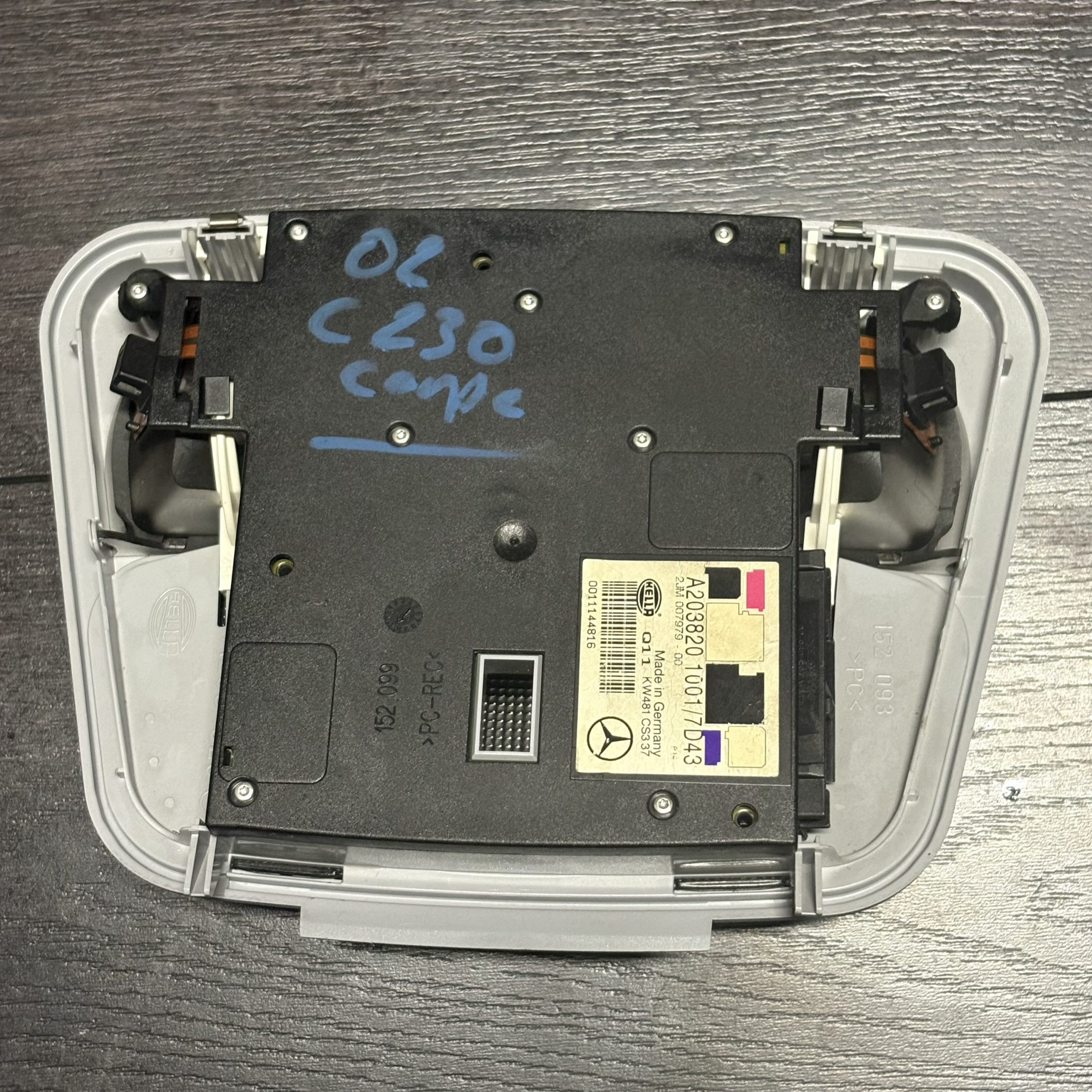 2001-2007 Mercedes Benz C Class Dome Light | 2038201001 - Image 2