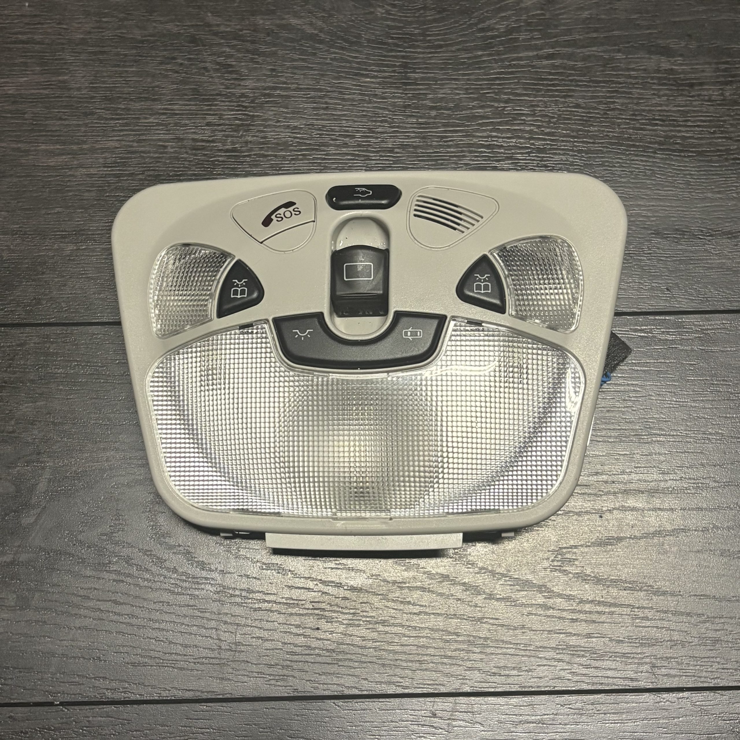 2001-2007 Mercedes Benz C Class Dome Light | 2038201401