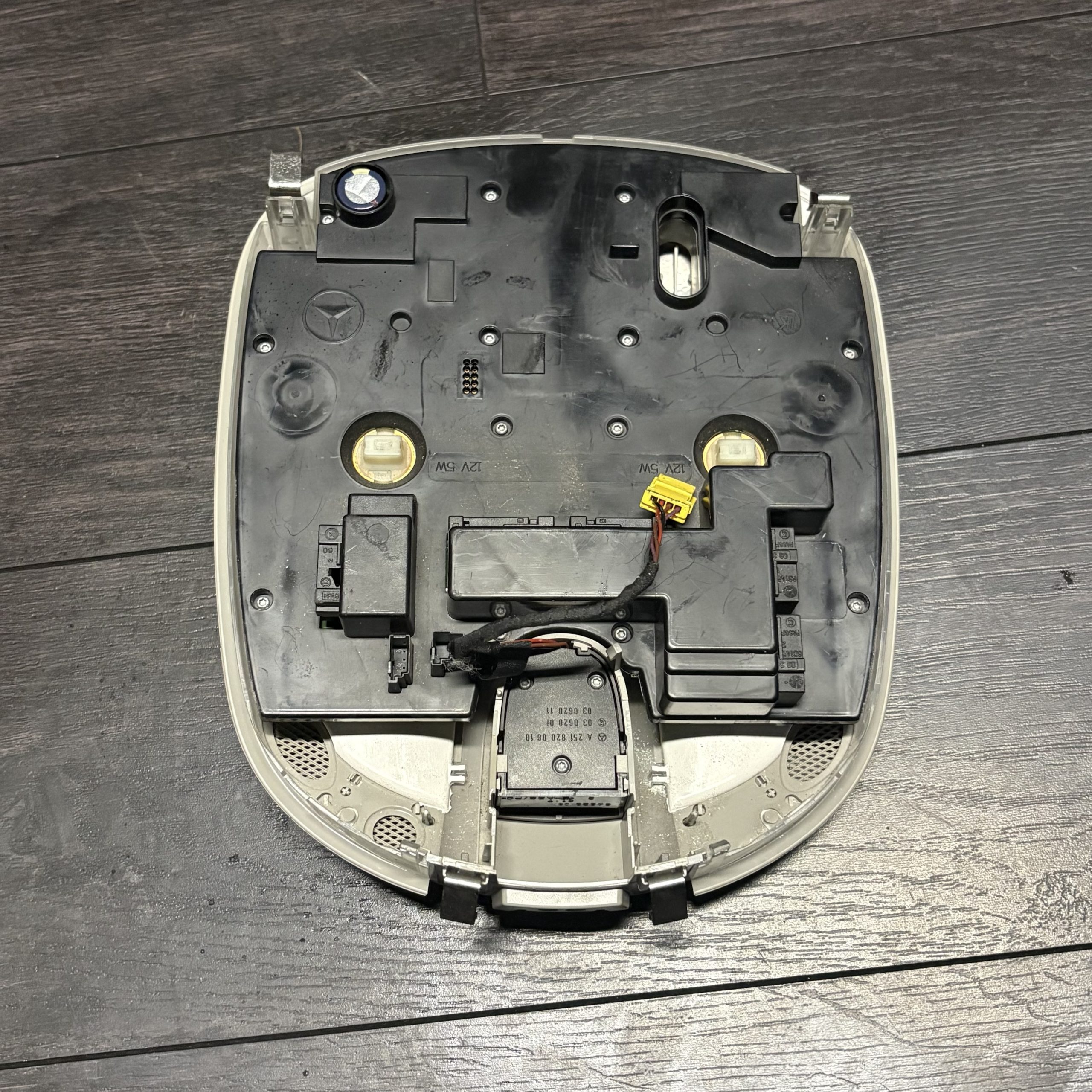 2006-2012 Mercedes Benz ML GL Class Dome Light | 2518200610 - Image 2
