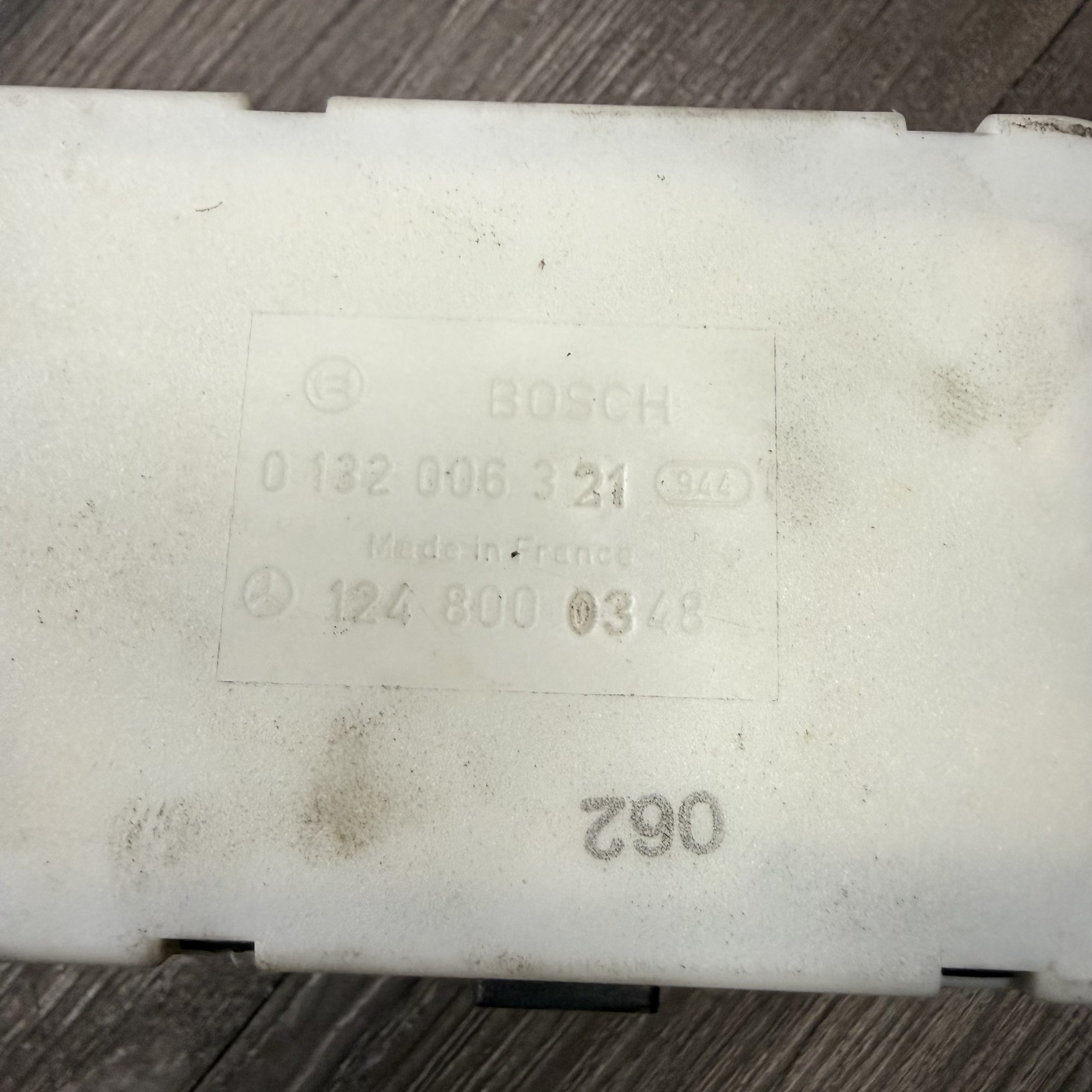 1986-1995 Mercedes Benz E Class Vacuum Pump | 1248000348 - Image 2