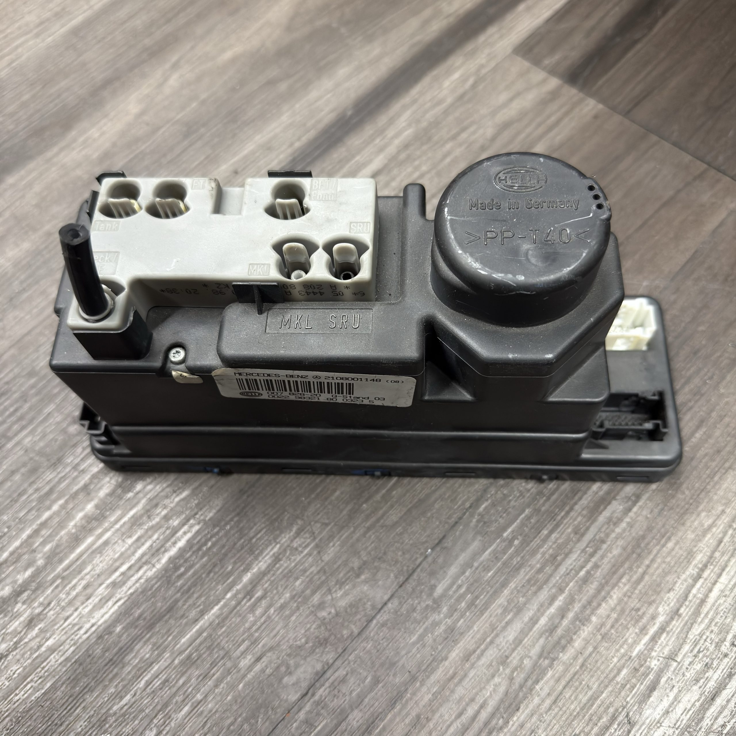 1996-2002 Mercedes Benz E Class Vacuum Pump | 2108001148