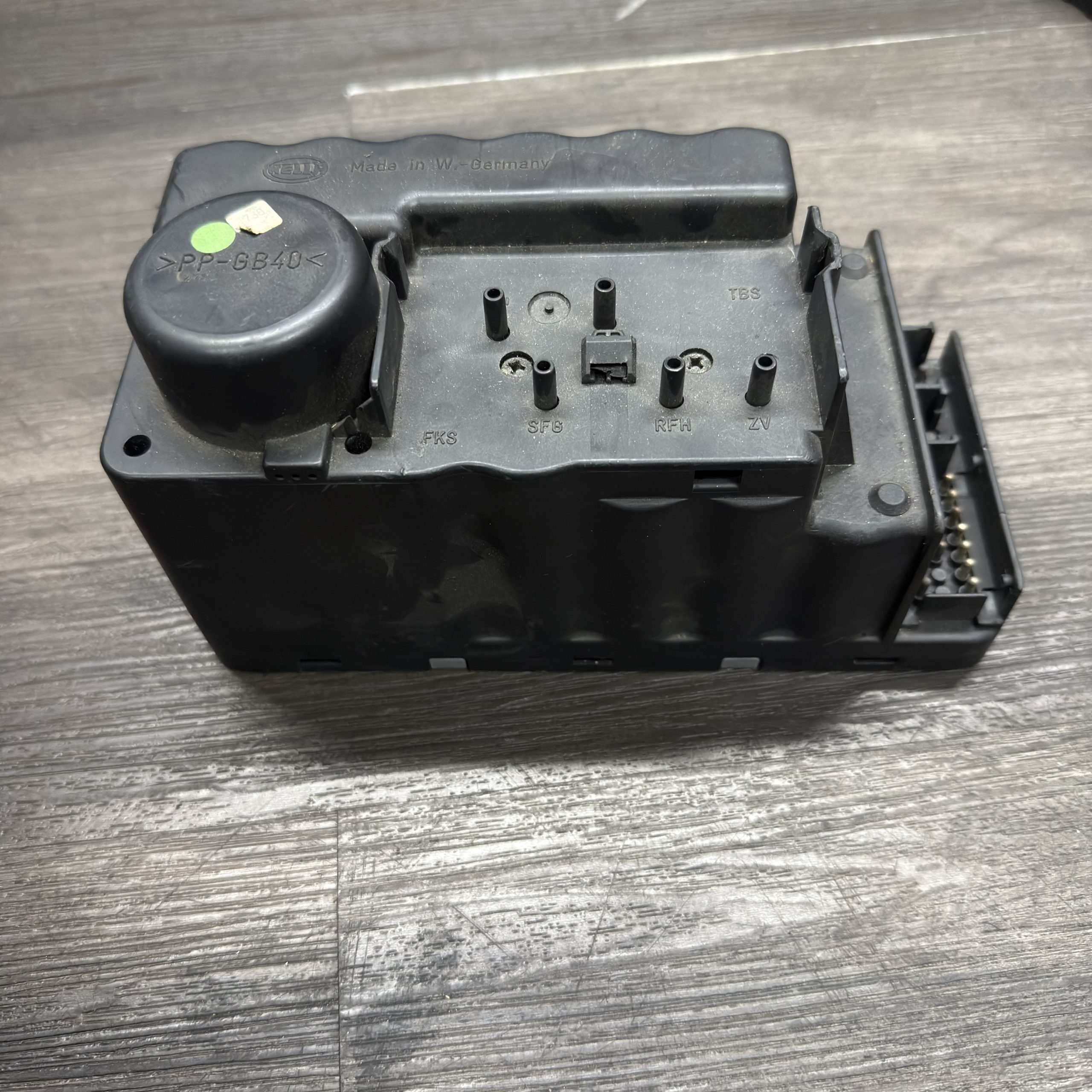 1992-1999 Mercedes Benz S Class Vacuum Pump | 1408001148