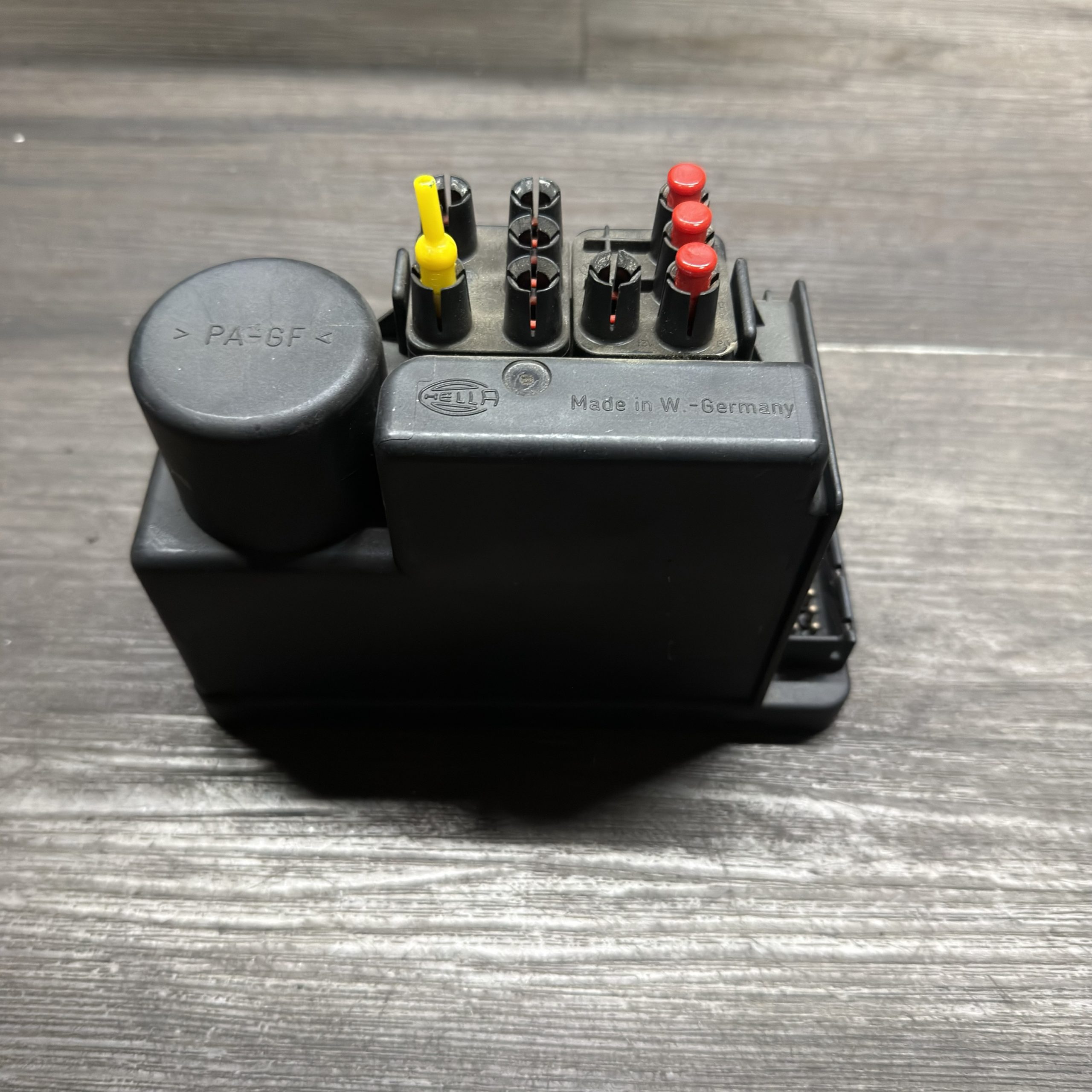 1990-1995 Mercedes Benz SL Class Vacuum Pump | 1298000448