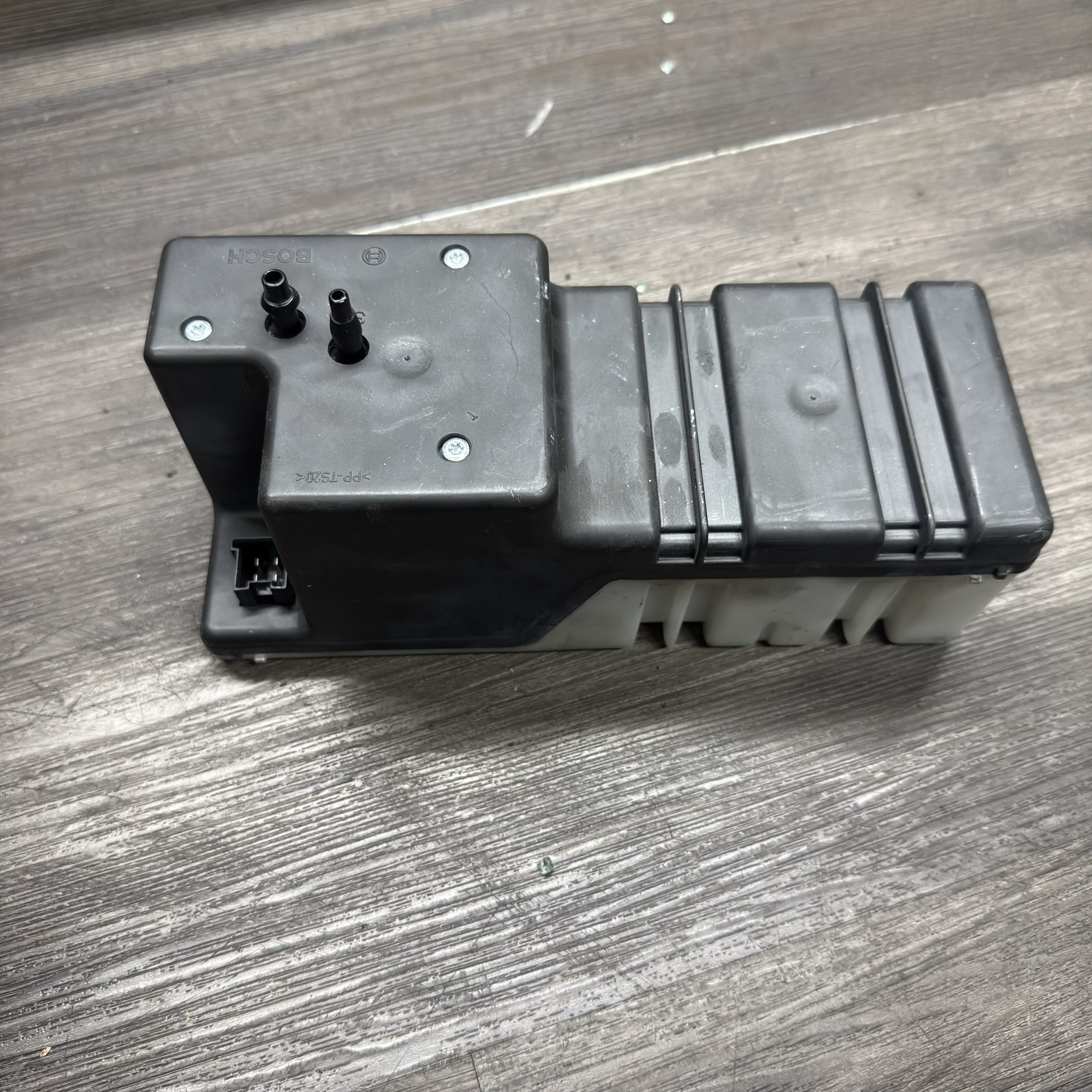 2000-2006 Mercedes Benz S Class Vacuum Pump | 2208000948