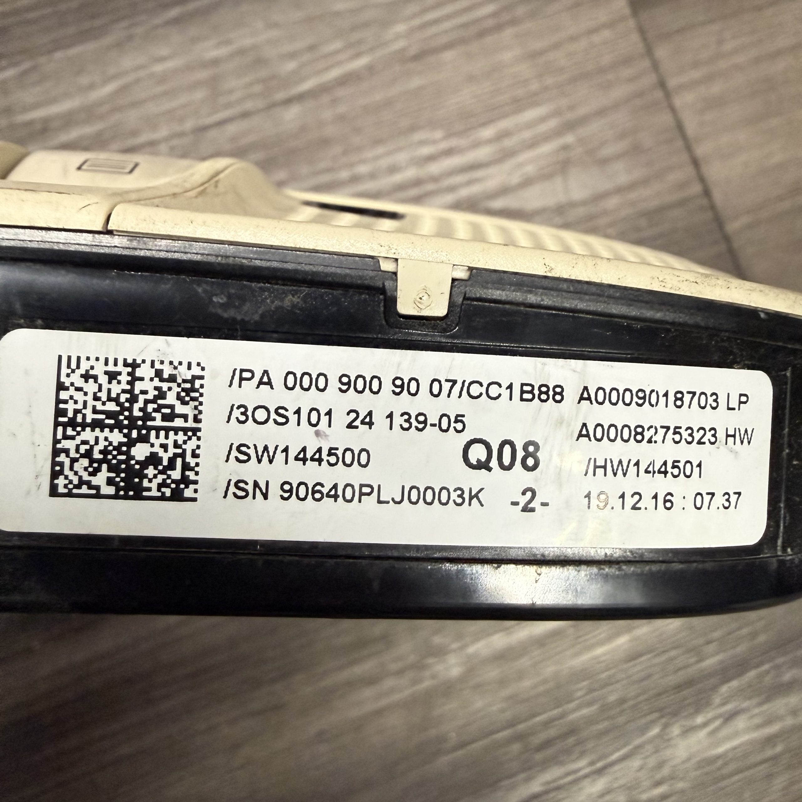 2015-2018 Mercedes Benz C Class Dome Light | 0009009007 - Image 2