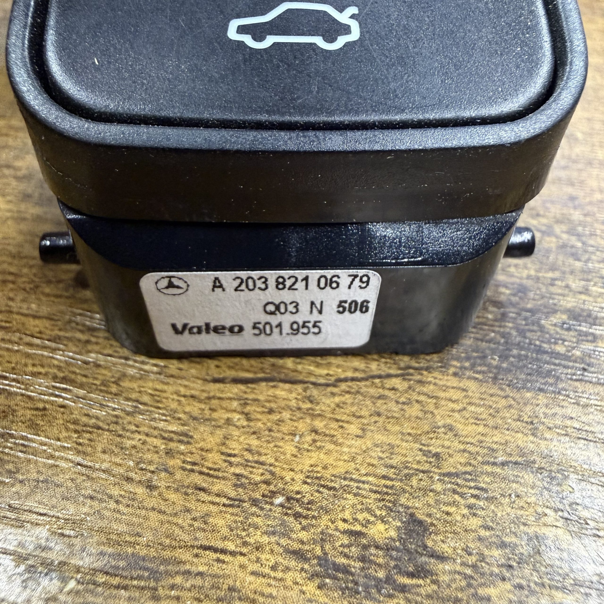 2002-2007 Mercedes Benz C Class Window Switch Control | 2038210679 - Image 3