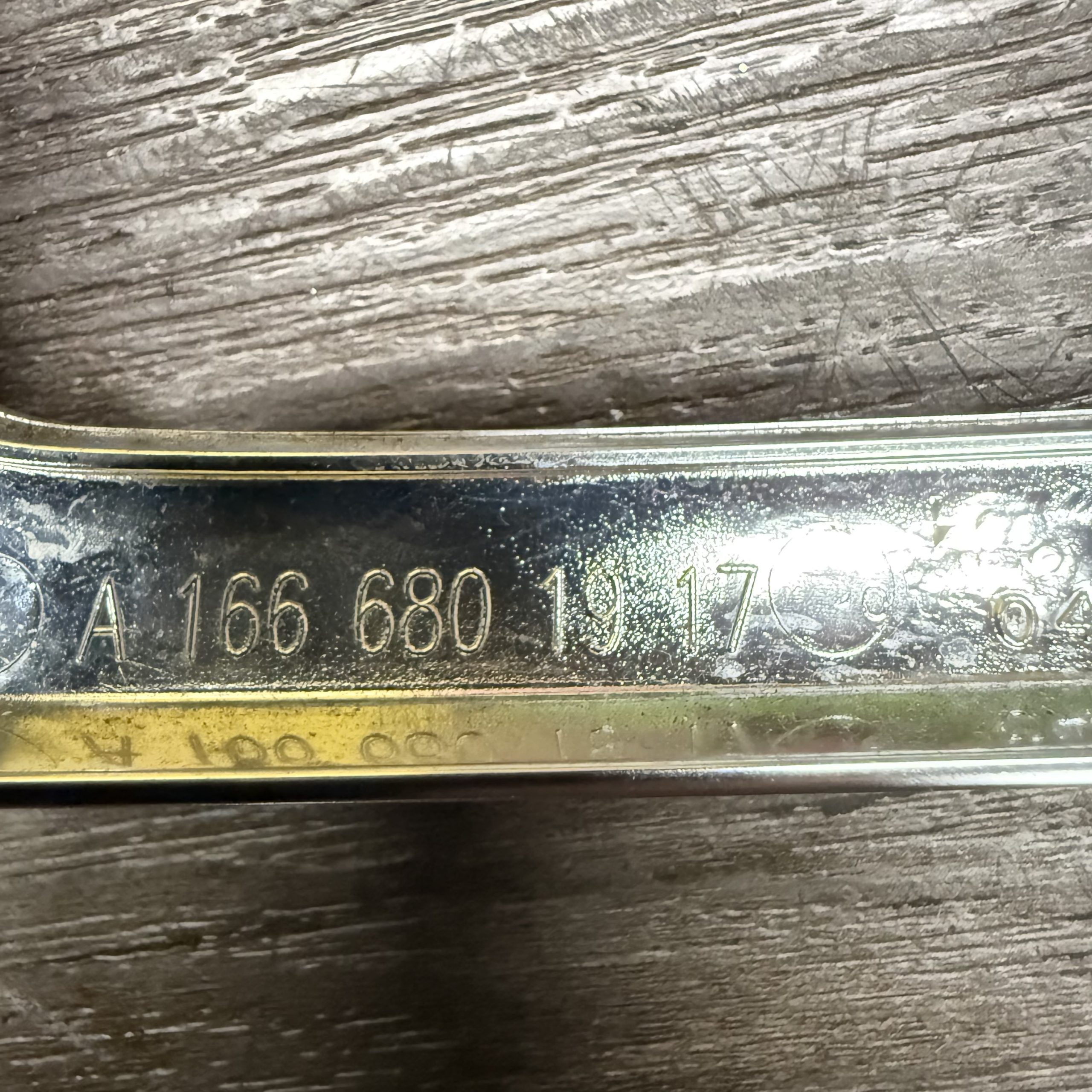 2012-2016 Mercedes Benz ML GL Class Radio Trim | 1666801917 - Image 3