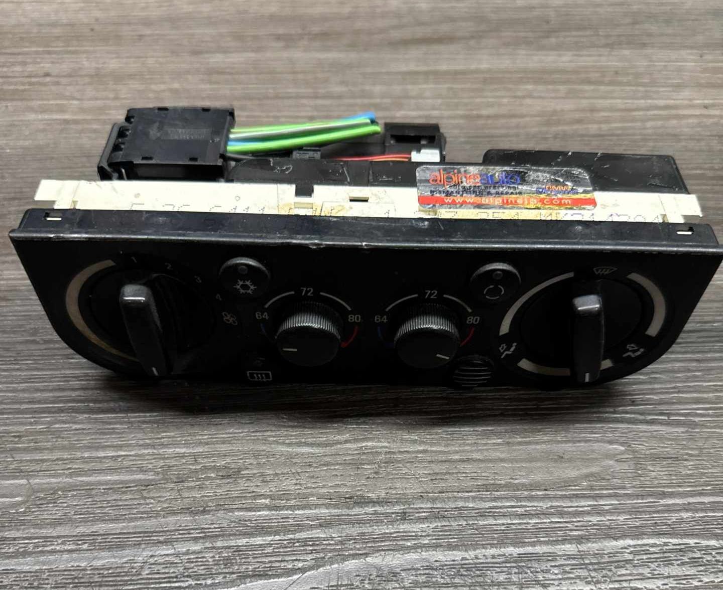1992-1999 BMW 3 Series Climate Control Panel | 64111387354