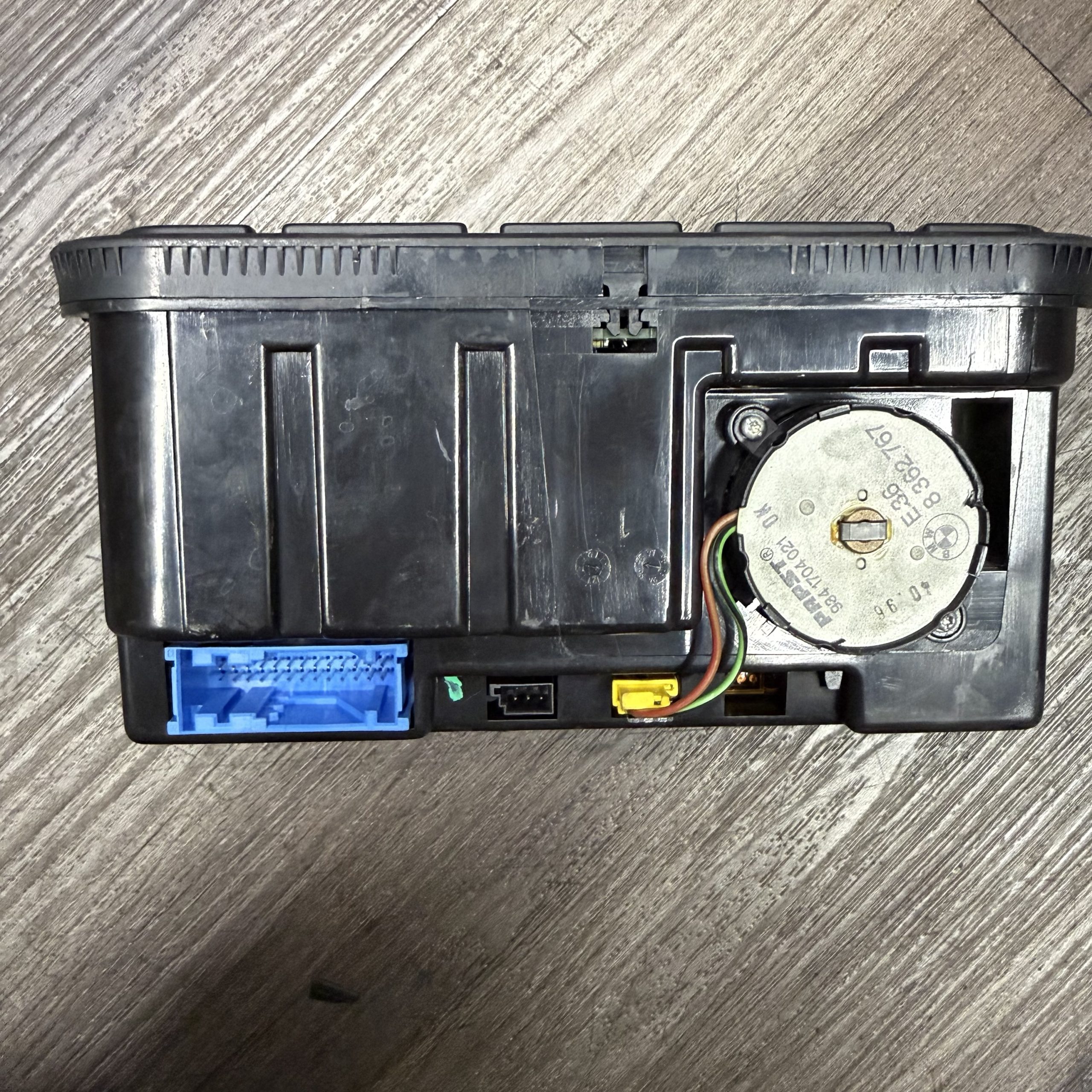 1996-1998 BMW 3 Series Climate Control Panel | 8368169 - Image 3