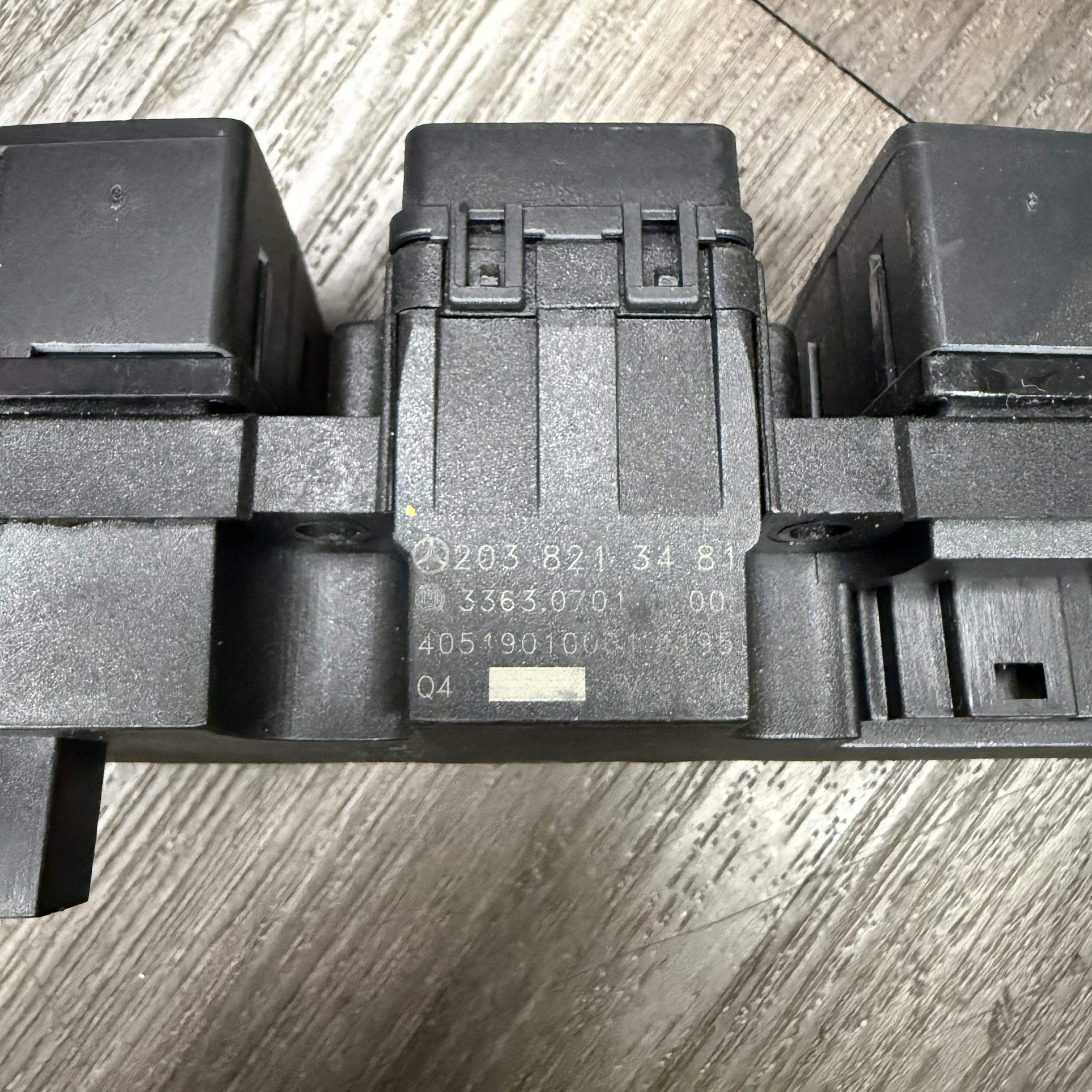 2002-2007 Mercedes Benz C Class Center Dash Switch | 2038213481 - Image 2