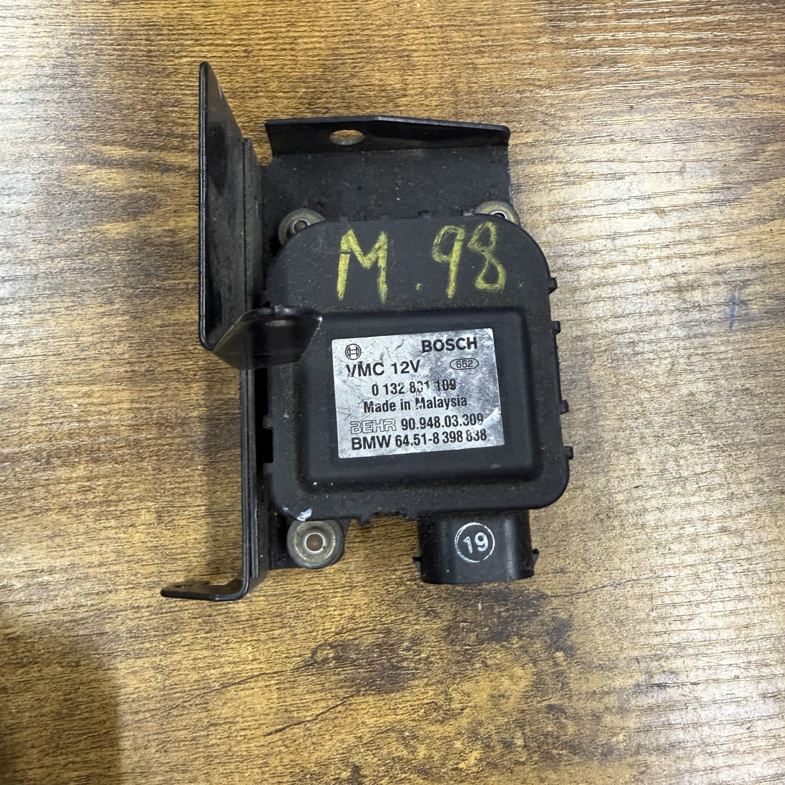 1996-2005 BMW 3 Z3 Series Vent Actuator Motor | 64518398838